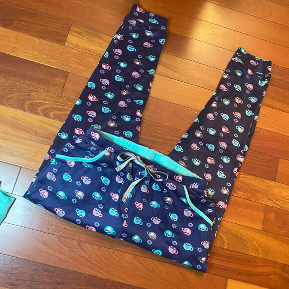 Muk Luks Pajama Set Size Medium - Picture 7 of 9